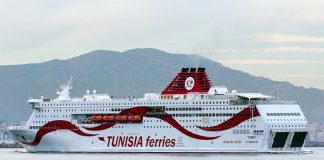 Bateau de croisière le Tanit