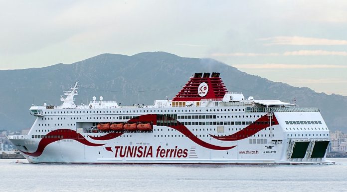 Bateau de croisière le Tanit