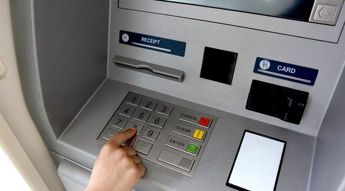 Distributeur-automatique Les opérations bancaires