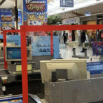 Carrefour installe des protections en plexiglas aux caisses Carrefour plexiglas caisses