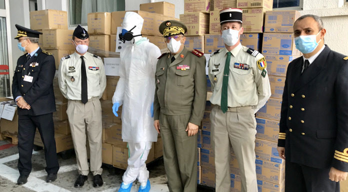 remise d'équipements dans le cadre de la crise liée au Coronavirus