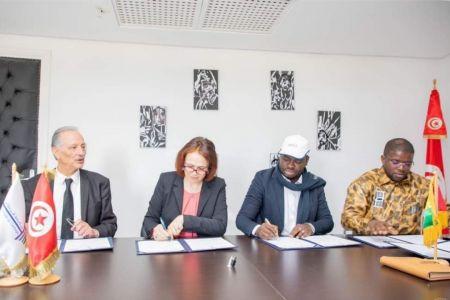 1305-118605-guinee-accord-avec-la-tunisie-pour-former-les-enseignants-agreges_M