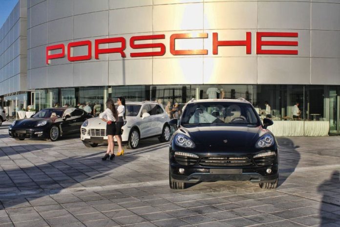 porsche-250612-01