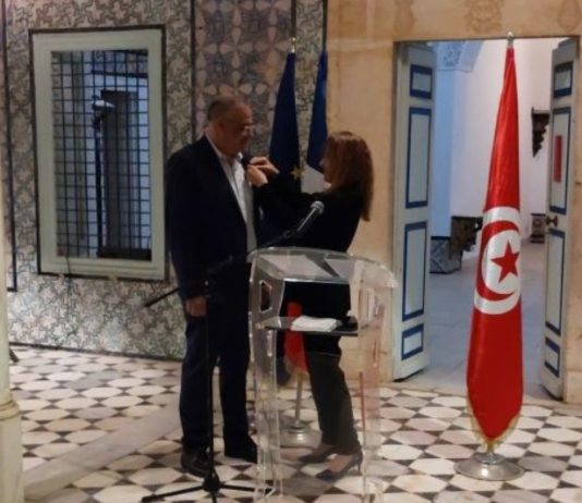 Tunisie – France : Badreddine Ouali décoré Chevalier de l’Ordre national du Mérite